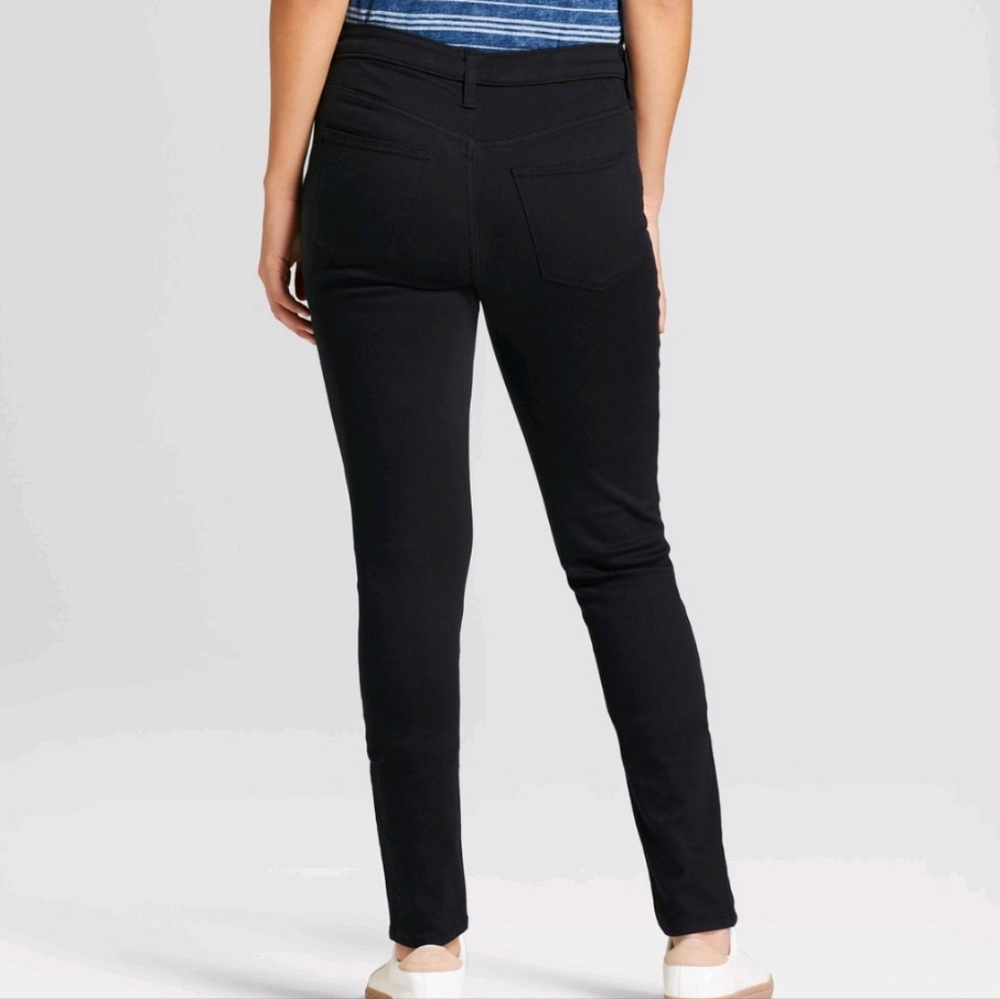 Universal Thread Woman's High-Rise Skinny Jeans ~ Black - Picture 3 of 13
